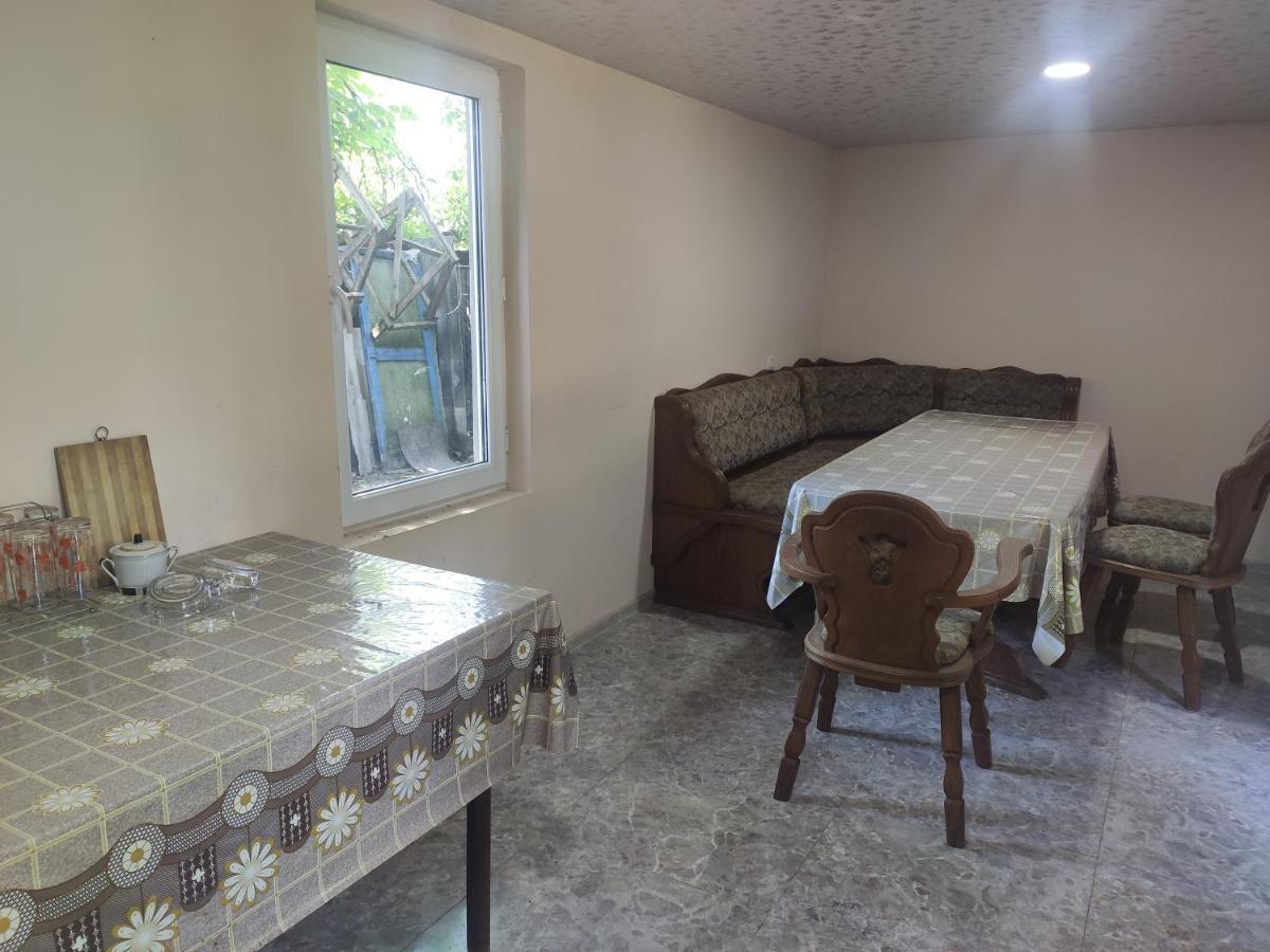 Apartmán Family House In Racha, Oni Exteriér fotografie